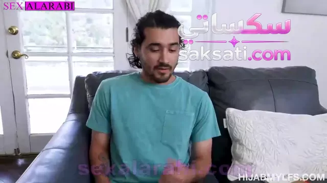 سكس محجبة عربية بتتناك وبتقول ارجوك لا تخبر ابني عن الزب
