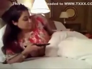 سكس خليجي نيج خالته في الفندق وهي بتصرخ لا لا ارجوك