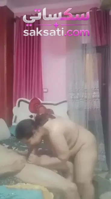 سكس بنت مصرية بتقول ما بحبش ألمص الزب بس عادي حرام ولا حلال وهي بتضحك