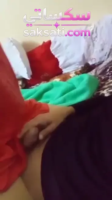 سكس عم مصري بيفتح كس بنت اخته اللبوة ويحط زبه الغليظ جوا طيزها