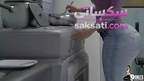 سكس شيميل بتفشخ إبن الحارة عشان تسدد إيجار شقتها