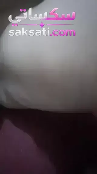 سكس عراقيات بيحشروا الشيشة في كسهم ويتبادلوا المص واللحس لحد الجنون