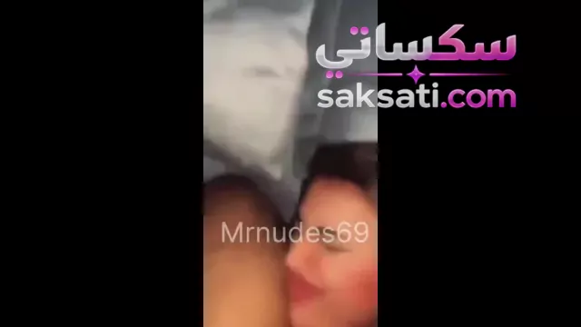 سكس نيج قحبة مصرية بتختنق من الزب الكبير في حلقها وهي مصاه بشدة